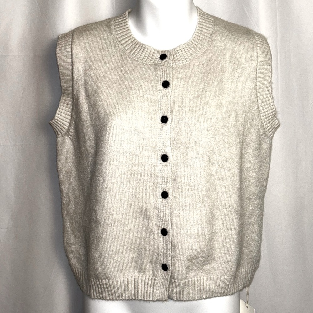 New with tags Commense, super soft button up sweater vest.